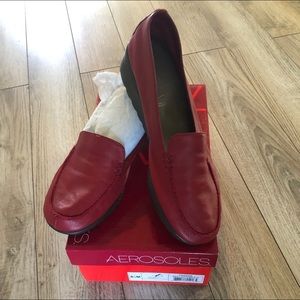 Barely work aerosoles! Red in color, in good condition, mild wear
